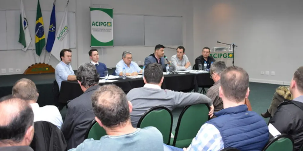 Imagem ilustrativa da imagem Rangel discute pavimentação do Distrito Industrial