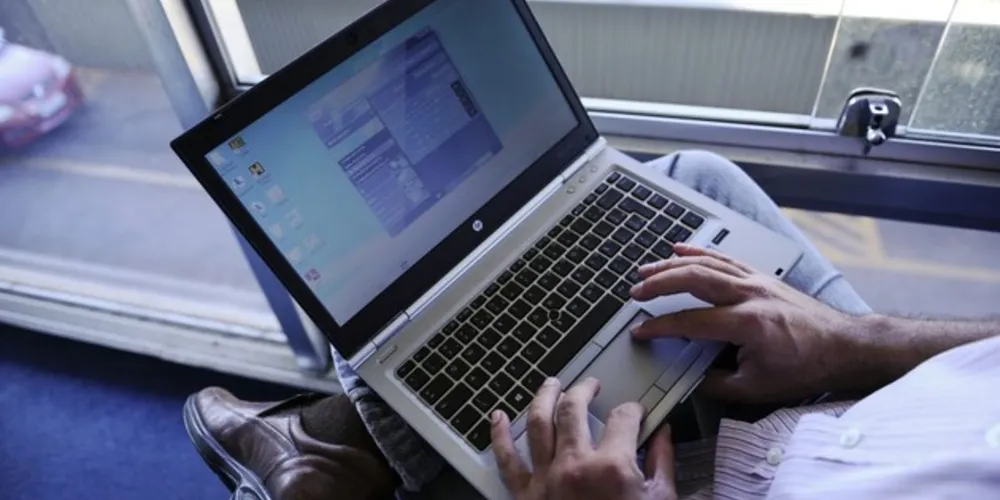 Notificação foi realizada por duas produtoras americanas de filmes, avisando do download ilegal