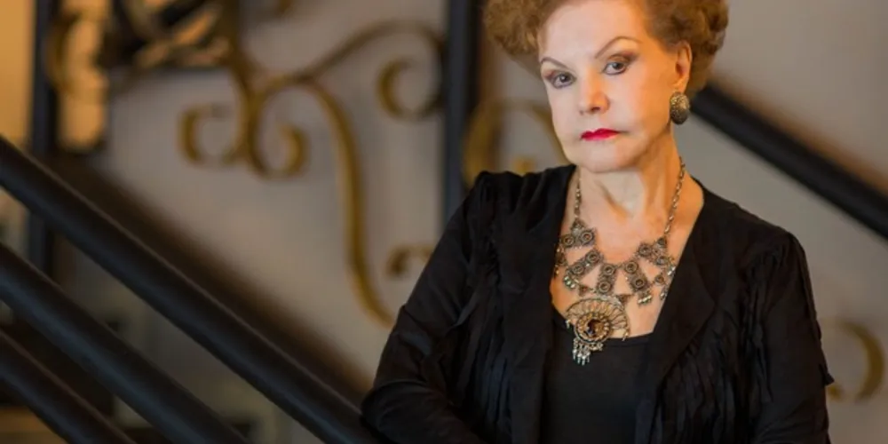 BRINDE A VIDA - A grande dama da sociedade princesina, Sra. Margarida Santos Lima, recebe felicitações pela troca de idade nesse sábado (25). Benemérita, Margarida representa a classe e a finesse da mulher ponta-grossense. Da coluna RC votos de saúde e alegrias.