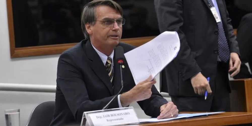 Imagem ilustrativa da imagem STF marca análise de denúncia contra Bolsonaro