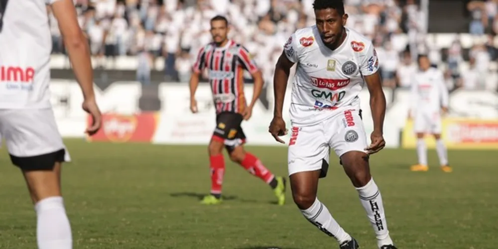 Imagem ilustrativa da imagem Operário recebe o Santa Cruz por vaga na Série B