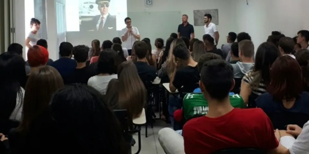 Jovens terão auxílio para desenvolver currículos e descobrir habilidades.