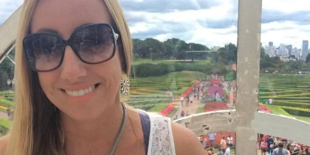 TROCA DE IDADE- A odontopediatra Caroline Migdalski será muito cumprimentada pela passagem de seu aniversário nesta terça-feira (28). Da coluna RC os votos de felicidades infinitas.