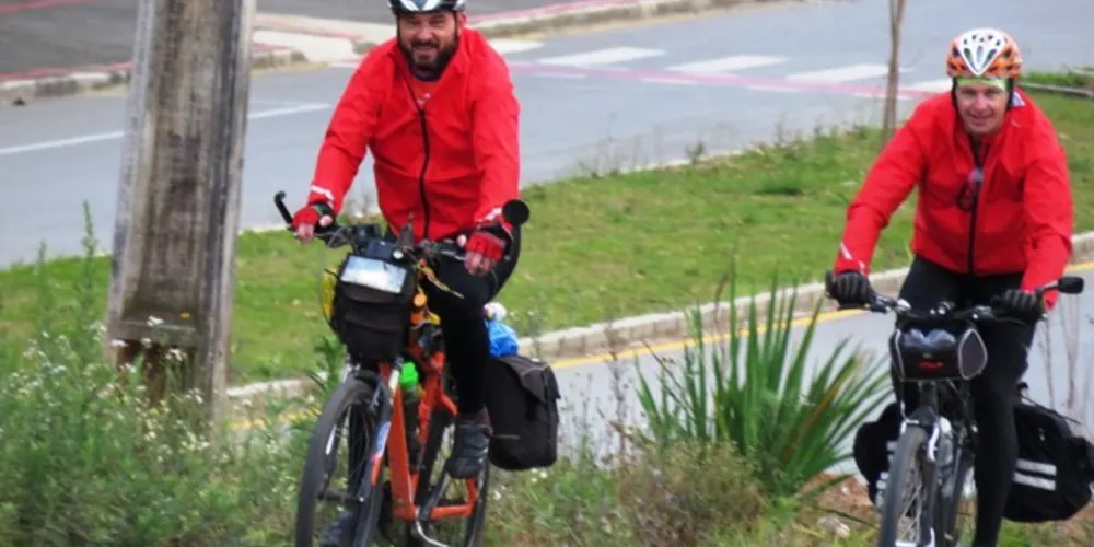 Imagem ilustrativa da imagem Peregrinos pedalam de bicicleta até Aparecida