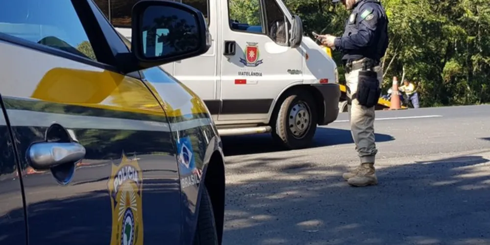 Imagem ilustrativa da imagem PRF realiza operação para redução de acidentes em Rio Azul