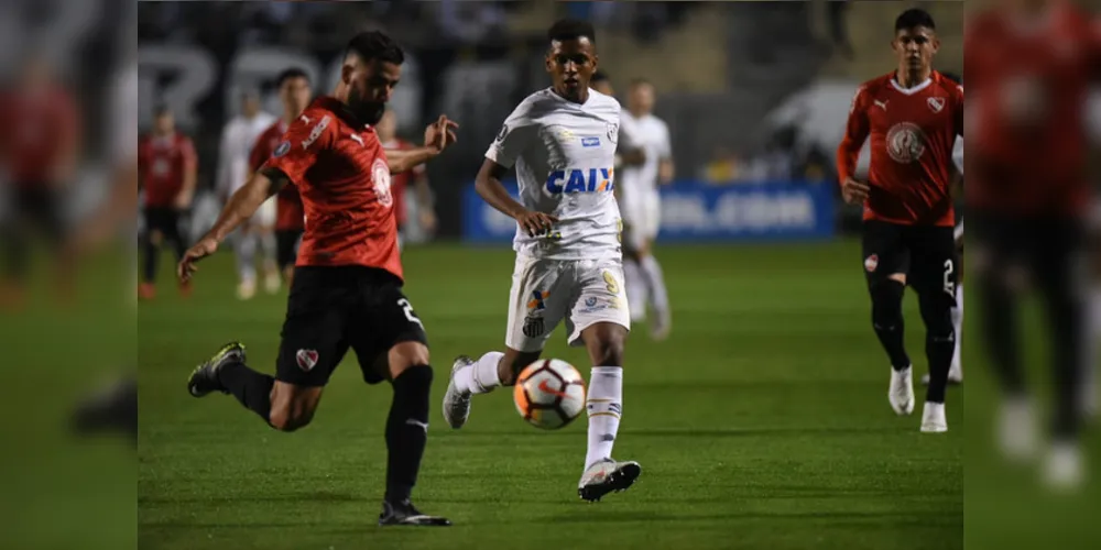 Imagem ilustrativa da imagem Em jogo com briga, Santos é eliminado da Libertadores