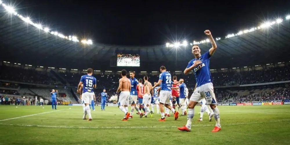 Imagem ilustrativa da imagem Mesmo com derrota, Cruzeiro elimina Flamengo da Libertadores