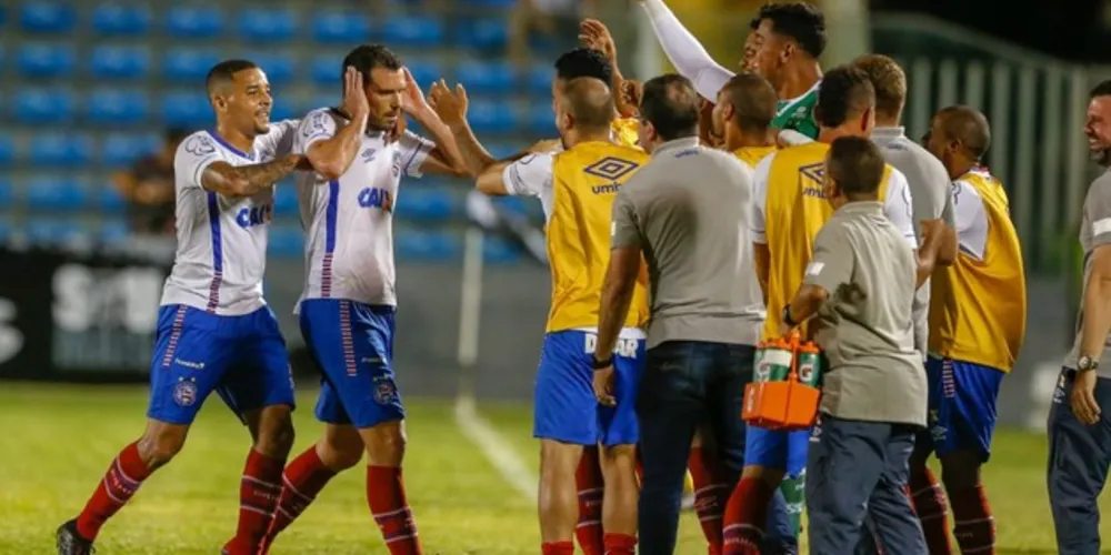 Imagem ilustrativa da imagem Em Fortaleza, Bahia supera o Ceará por 2 a 0