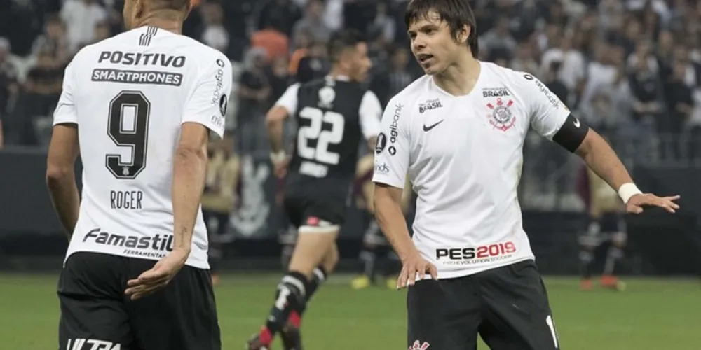 Imagem ilustrativa da imagem Corinthians vence em casa, mas cai na Libertadores