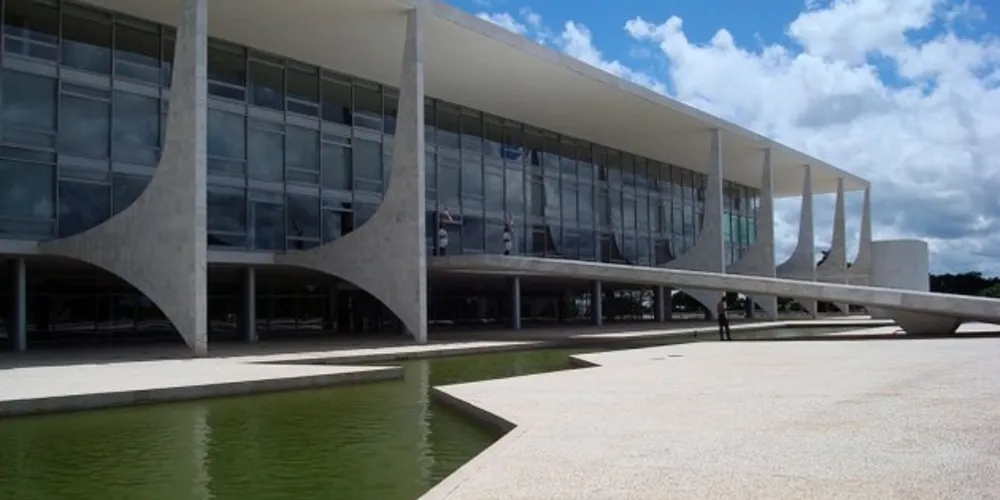 Dirigentes sindicais foram no Palácio do Planalto para cobrar pagamento.