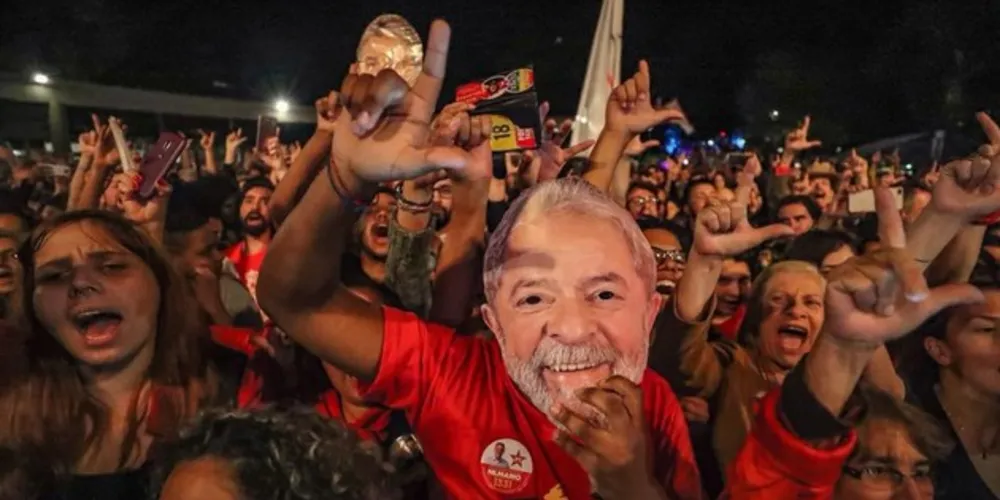 Imagem ilustrativa da imagem TSE inicia sessão para julgar registro da candidatura de Lula