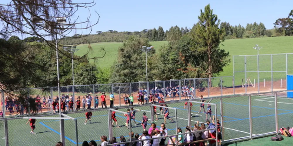 Imagem ilustrativa da imagem Prefeitura de Castro entrega Mini Arena Esportiva no Abapan