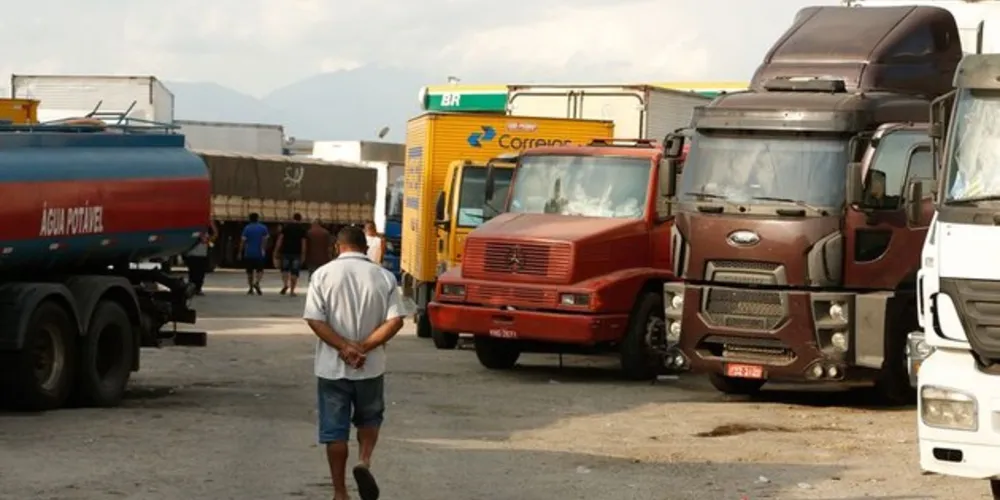 Imagem ilustrativa da imagem Caminhoneiros podem iniciar nova paralisação