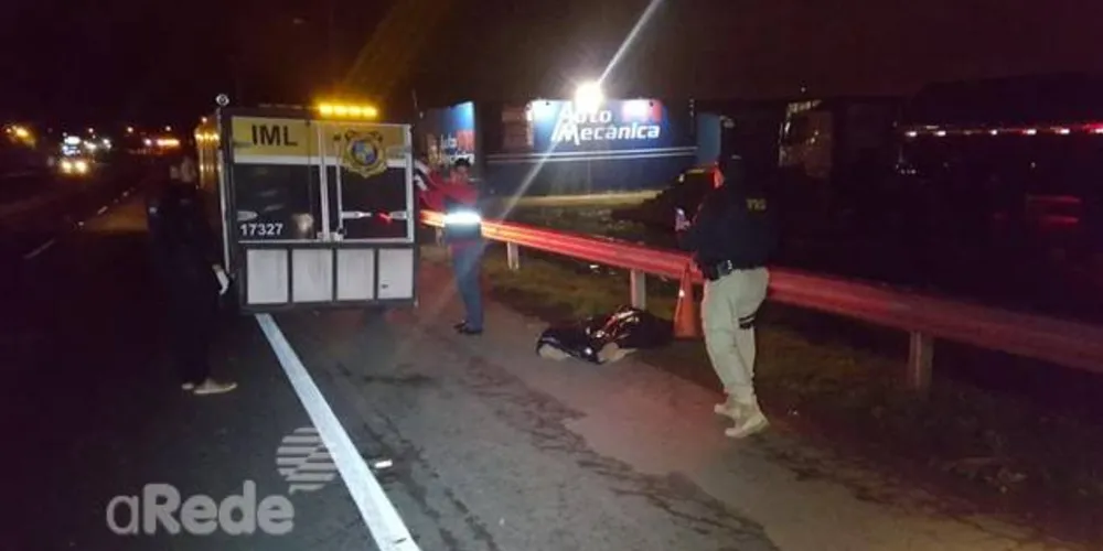 Imagem ilustrativa da imagem Motociclista foge após matar pedestre atropelado