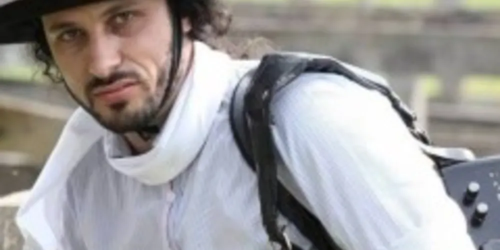 Cantor ponta-grossense Paulinho Mocelin inicia o evento