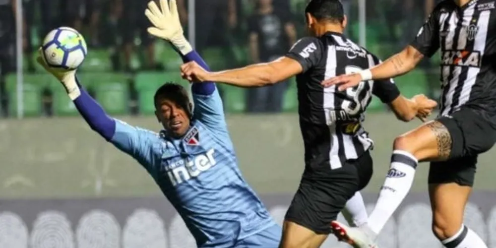 Imagem ilustrativa da imagem Atlético-MG vence e São Paulo perde a liderança