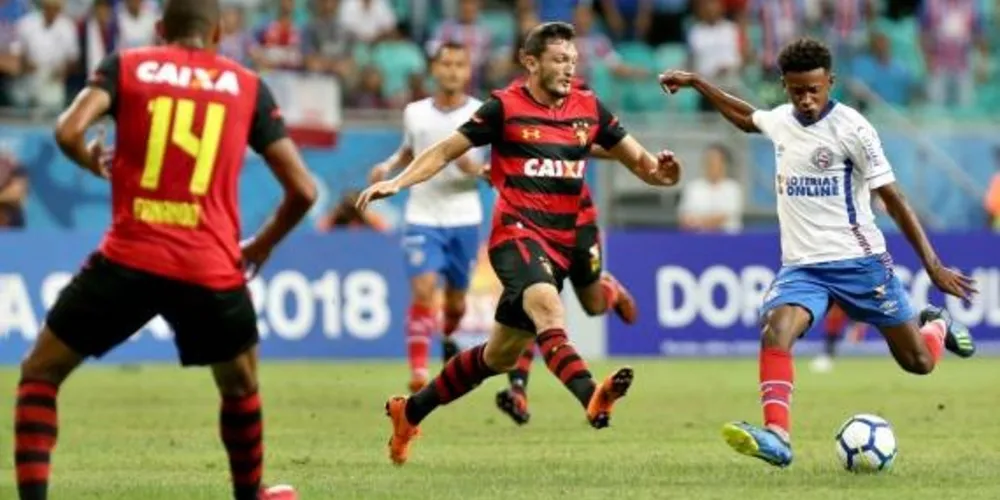 Imagem ilustrativa da imagem Bahia vence confronto direto e deixa Sport no Z4