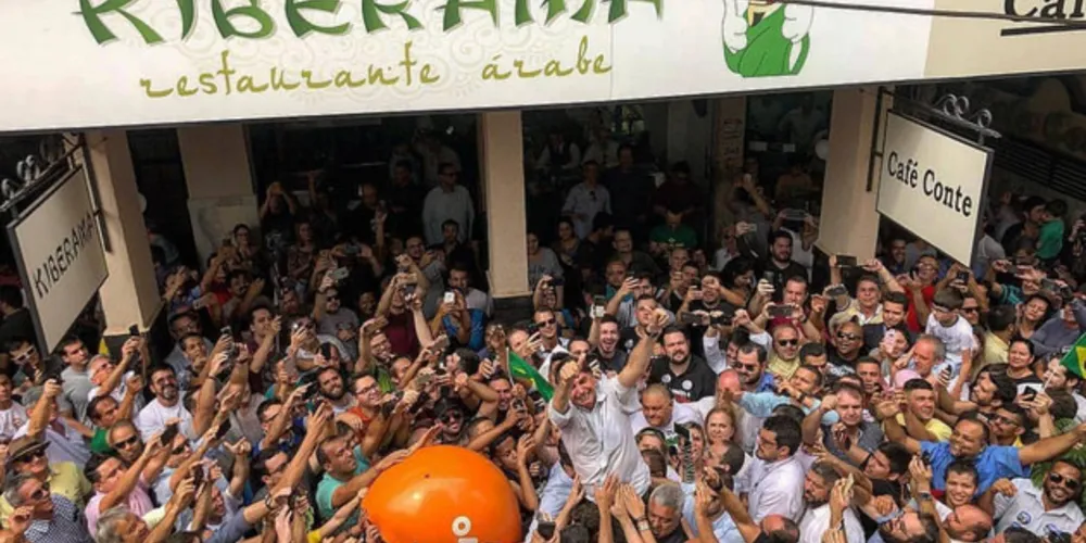 Imagem ilustrativa da imagem Ataque suspende a campanha de Bolsonaro