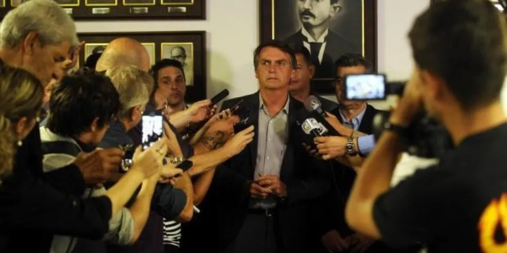 Imagem ilustrativa da imagem Jair Bolsonaro chega a São Paulo e é levado para o Albert Einstein