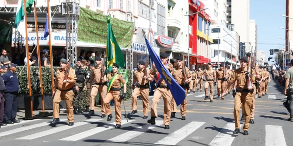 Imagem ilustrativa da imagem PM participa de desfile cívico-militar em Ponta Grossa