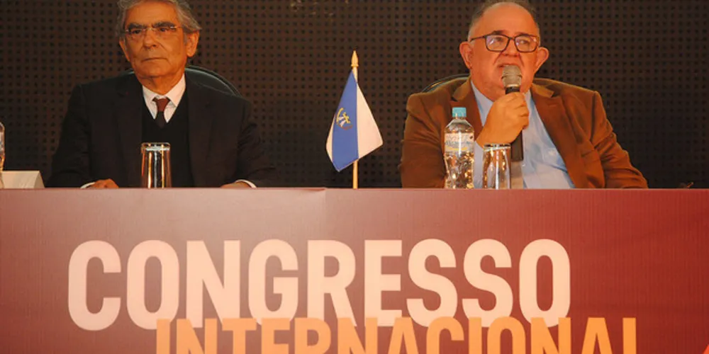 Imagem ilustrativa da imagem Ex-ministro do STF abre Congresso de Direito do Cescage