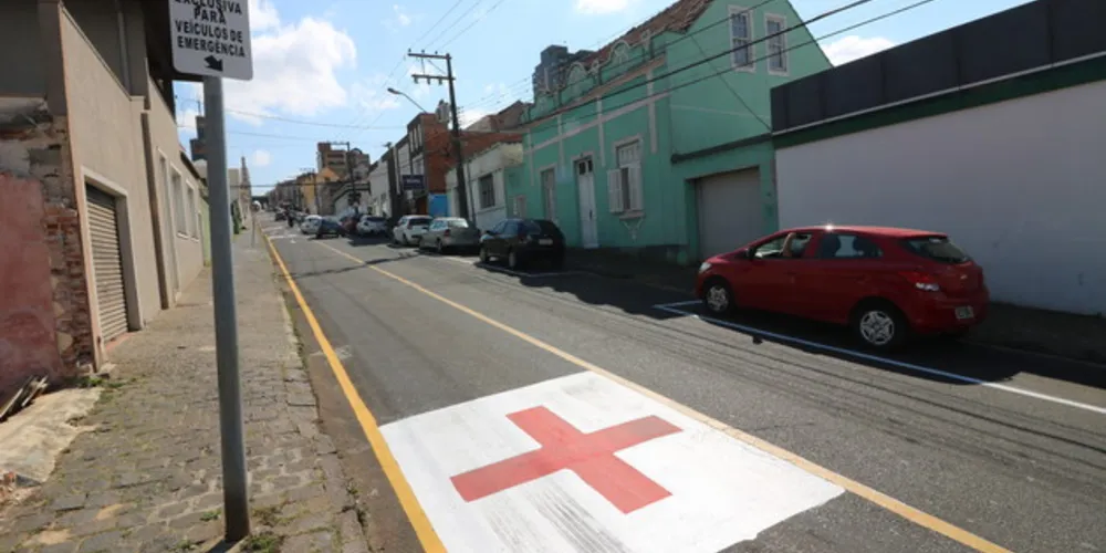 Imagem ilustrativa da imagem Trânsito de PG ganha faixa exclusiva para veículos de emergência