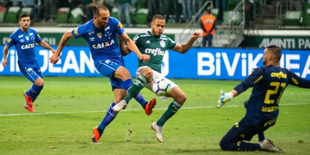Imagem ilustrativa da imagem Cruzeiro sai na frente do Palmeiras na semifinal