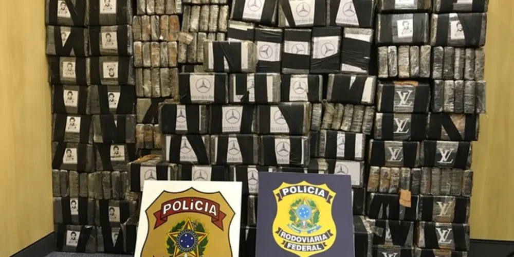 Imagem ilustrativa da imagem PF e PRF apreendem mais de 600 kg de cocaína