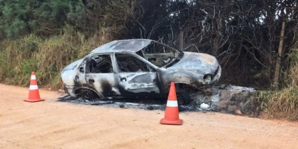 Imagem ilustrativa da imagem Homem morre carbonizado dentro do próprio carro