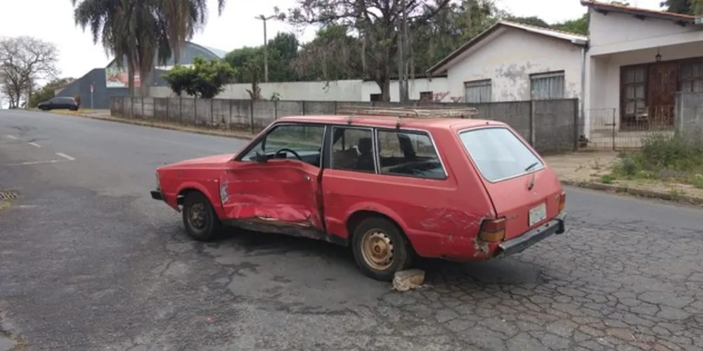 Imagem ilustrativa da imagem Motorista 'abandona' carro após acidente no Órfãs