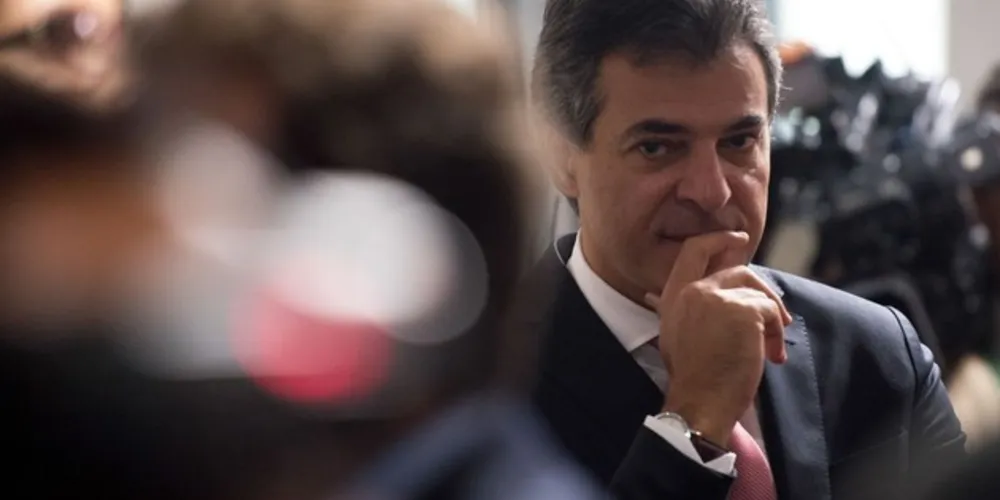 Imagem ilustrativa da imagem Defesa de Richa pede para STF revogar prisão