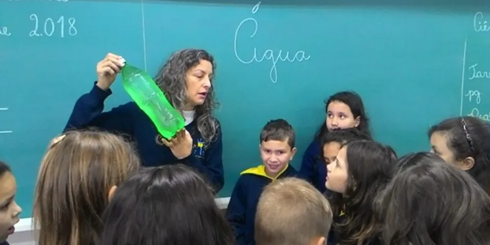 Imagem ilustrativa da imagem Aluna de Carambeí relata importância da água