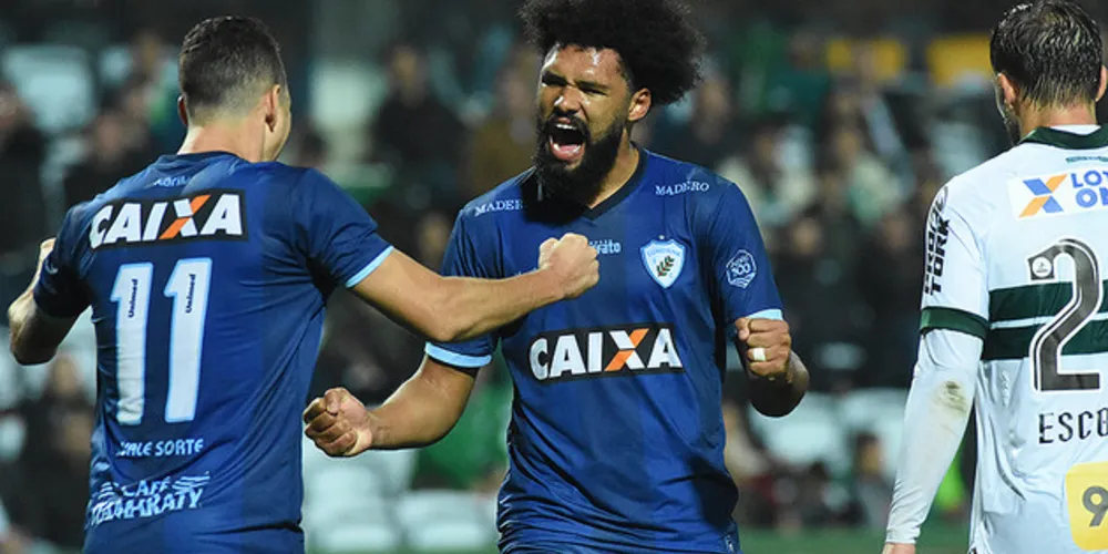 Imagem ilustrativa da imagem Coritiba perde para o Londrina e se distancia do acesso