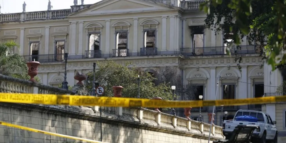 Imagem ilustrativa da imagem UFRJ inicia cobertura do telhado do Museu Nacional