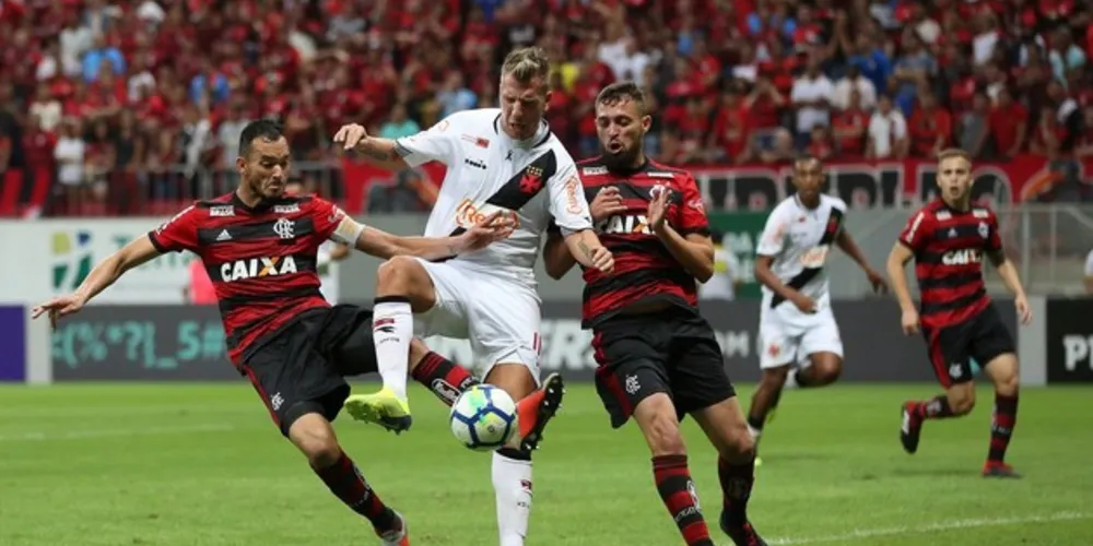 Imagem ilustrativa da imagem Vasco e Flamengo empatam no Mané Garrincha