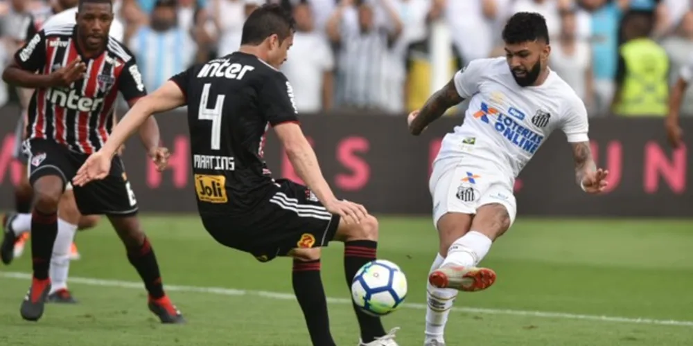 Imagem ilustrativa da imagem Santos e São Paulo ficam no 0 x 0 e tricolor segue na ponta