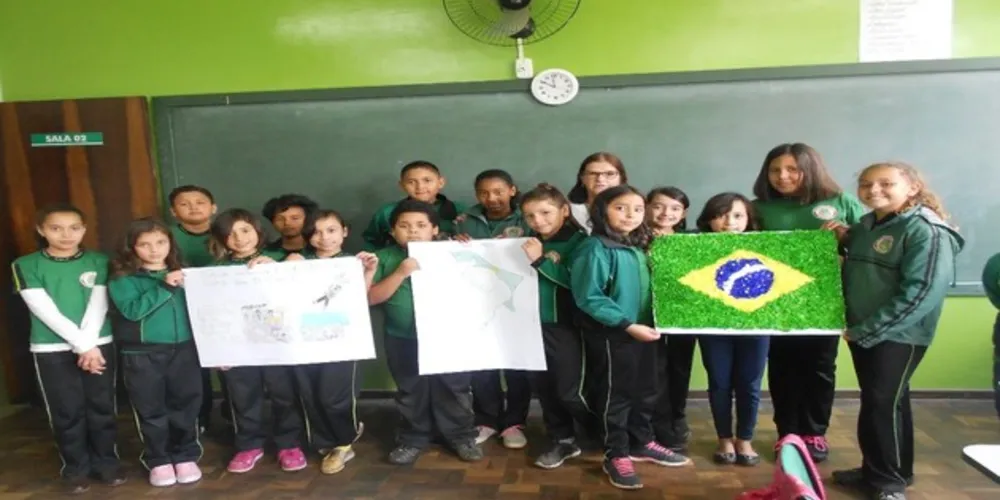 Imagem ilustrativa da imagem Turma de Jaguariaíva aprende importância do patriotismo