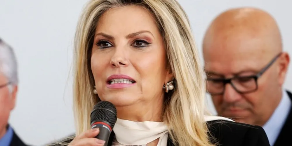 Imagem ilustrativa da imagem Coligação de Cida decide afastar Beto Richa da chapa