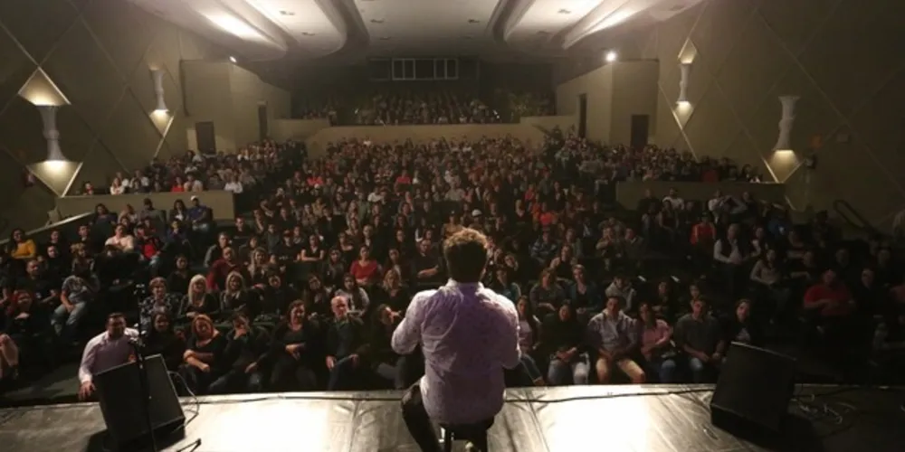 Imagem ilustrativa da imagem Mais de 600 pessoas assistiram ao show beneficente de Hallorino Jr
