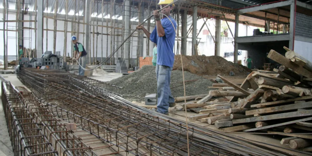 Por outro lado, setor da construção civil registra nova baixa