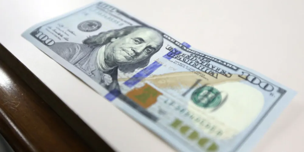 Imagem ilustrativa da imagem Dólar tem baixa e fecha semana em R$ 4,047