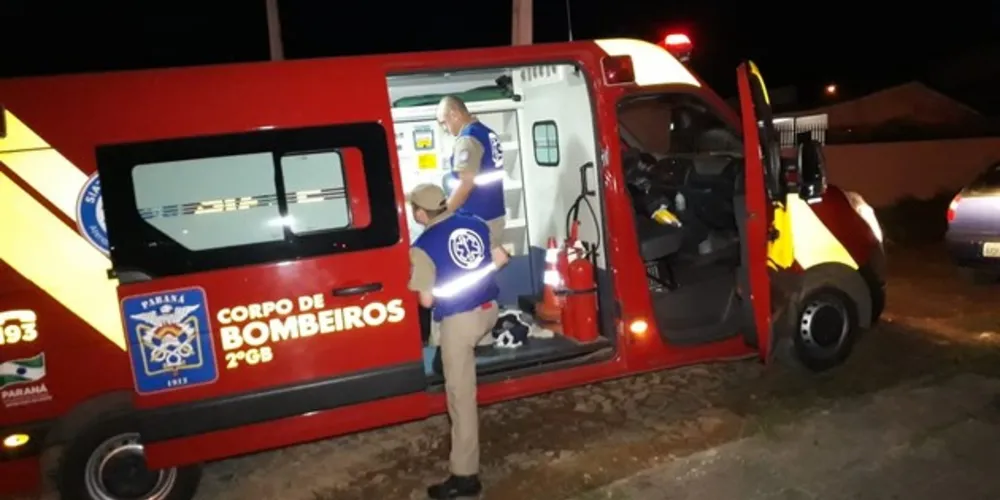 Vítima foi socorrida por equipes do Corpo de Bombeiros