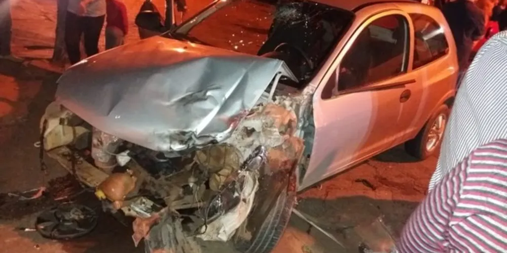 Imagem ilustrativa da imagem Carros batem e mulher morre atropelada