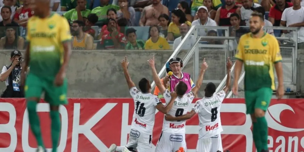 Imagem ilustrativa da imagem Autor do gol na decisão realiza sonho no Operário
