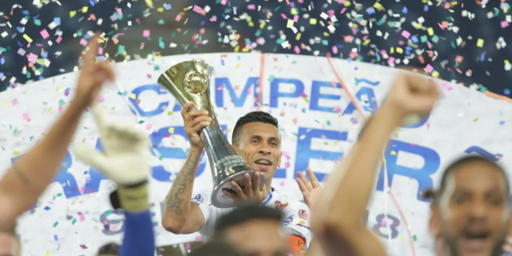Imagem ilustrativa da imagem Capitão Chicão celebra feito histórico do Operário