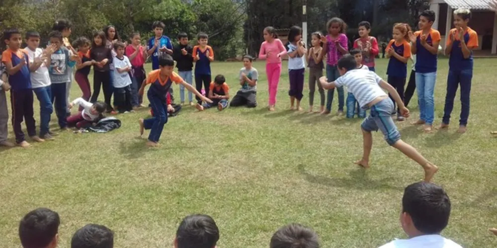 Imagem ilustrativa da imagem Projeto de capoeira motiva alunos de Piraí do Sul