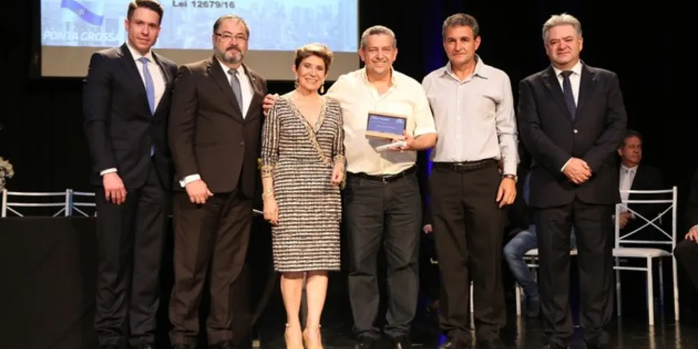 Imagem ilustrativa da imagem Prefeitura reúne famílias em sessão de nomeação de ruas e praças