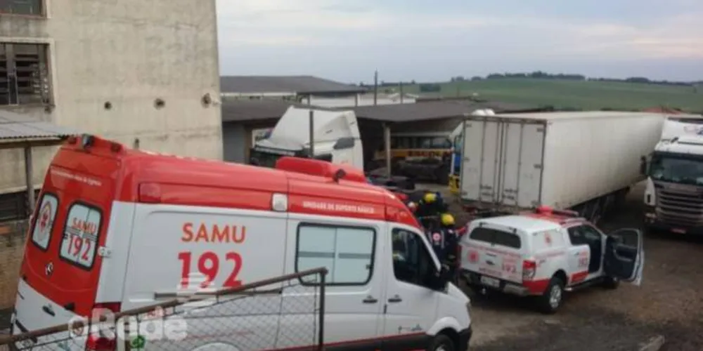 Imagem ilustrativa da imagem Homem morre ao consertar caminhão em oficina