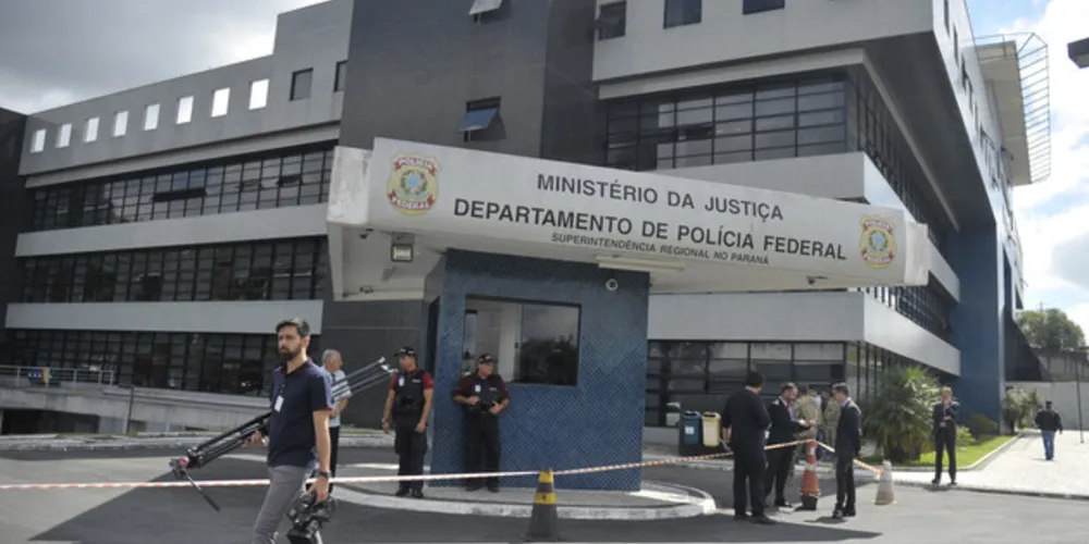 Imagem ilustrativa da imagem Lava Jato prende executivos de concessionárias
