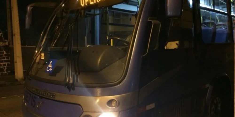 Ônibus parou e passageiros acionaram o CB